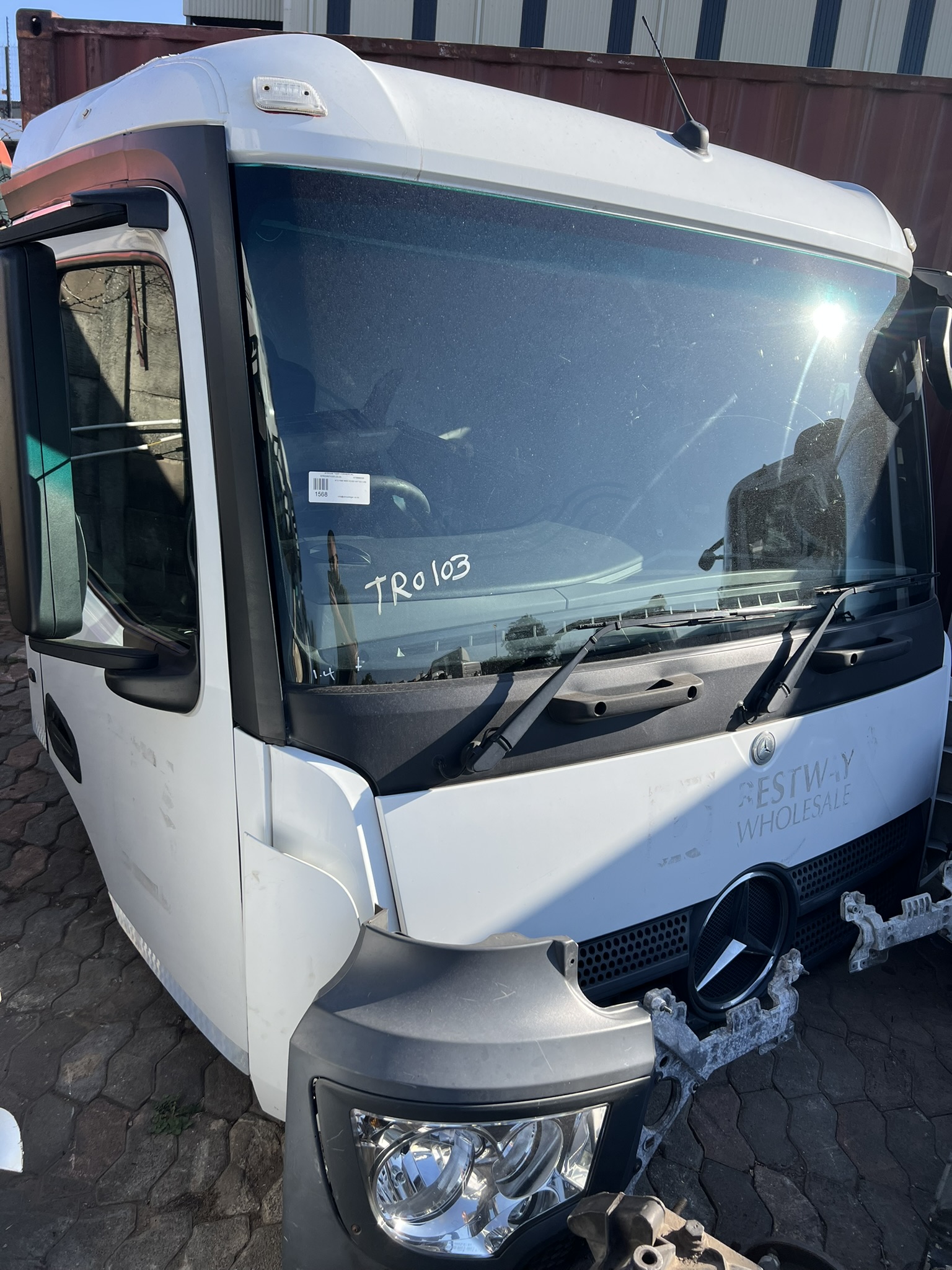 MERCEDES BENZ ANTOS DAY CAB