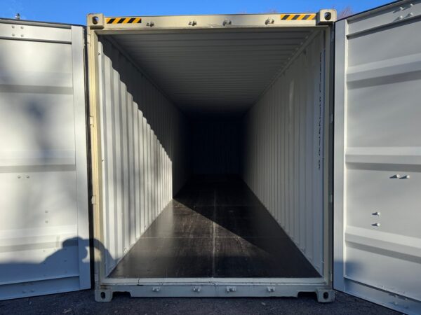 As-Is 40 ft High Cube Refrigerated Shipping Container – Beige or Red - Image 17
